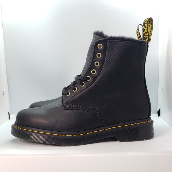 Dr. Martens 1460 Pascal Faux Fur Lined Lace Up Boots Black Leather Women Size 8 - Picture 5 of 12
